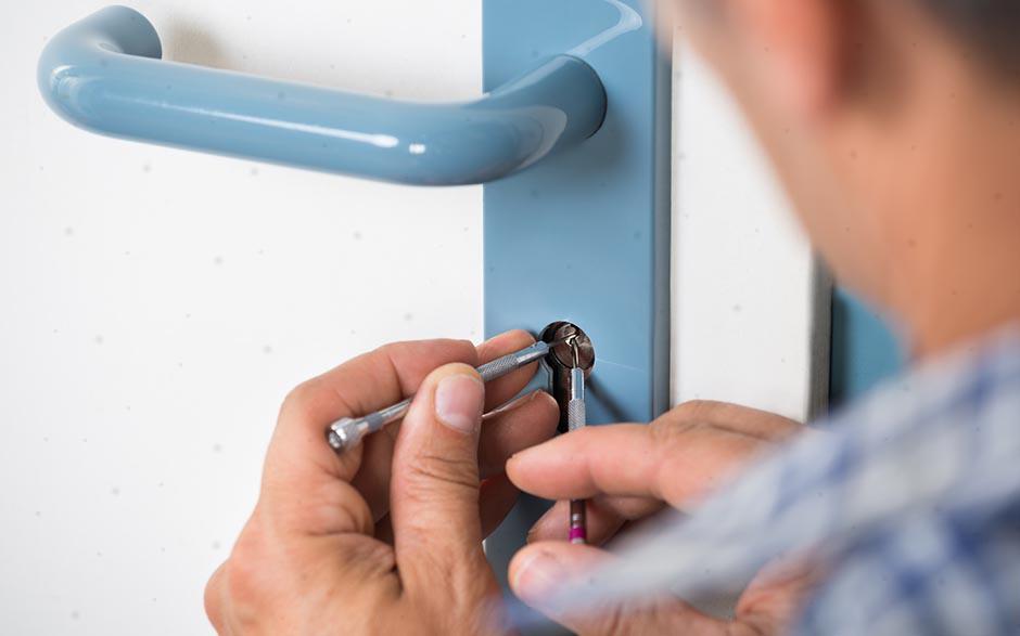 serrure de porte prix Paris 12
